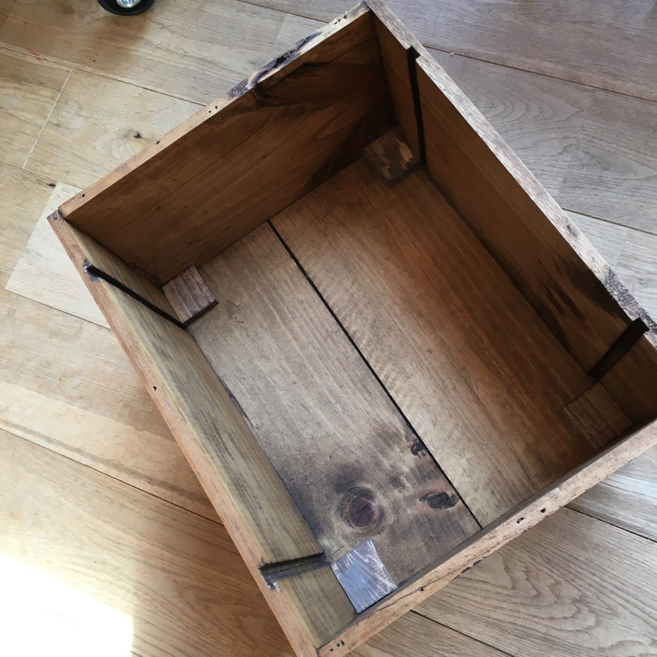 E553B044-5D86-429F-A3F9-03015D2E6619