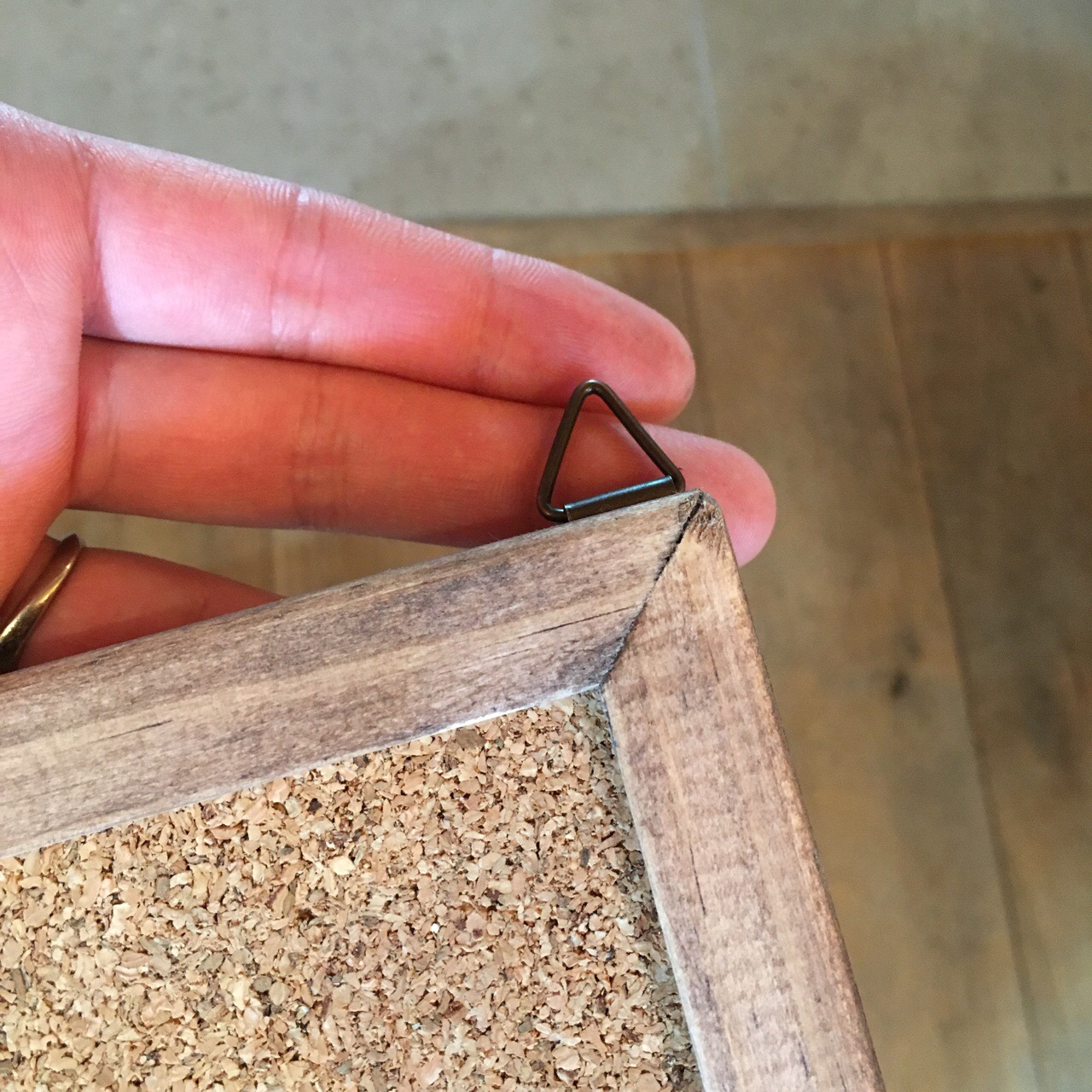 2E225A8E-C1F2-439C-9091-4AC076DA0CBA