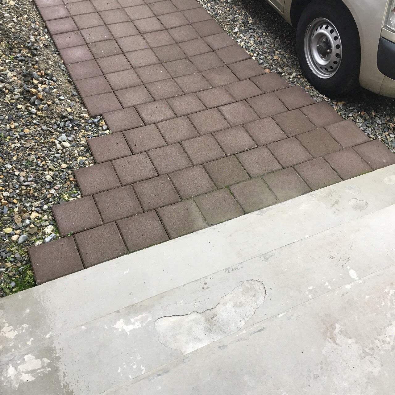 E8C0663A-8CAB-4DEE-BF63-AD7DD8615F74