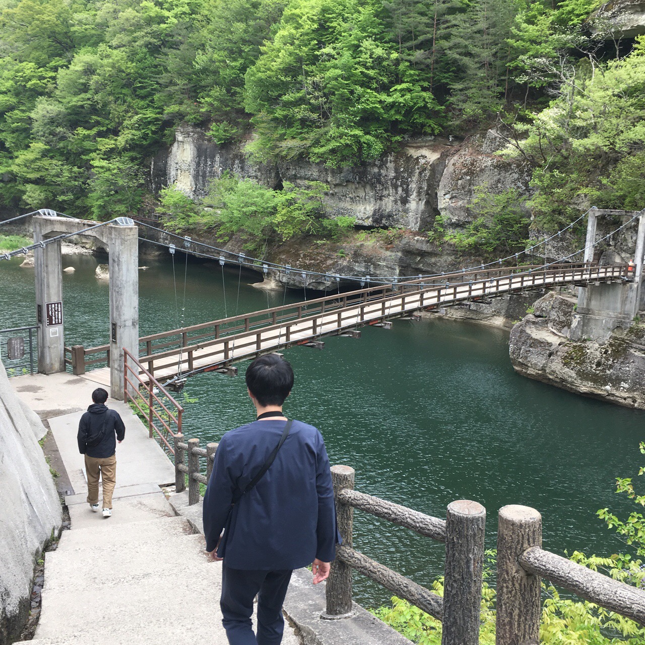 54852DAA-A314-4B77-849A-B01925E18D03